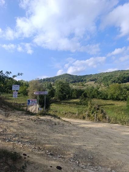 Teren de 4400 mp, în Poșta Câlnău