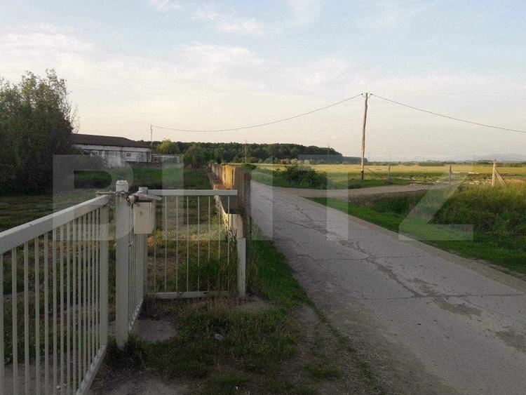 Spațiu industrial, de 1,200 mp, în Botiz