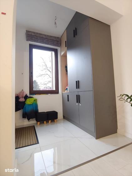 Casă cu 5 camere cu Teren 909 Mp în Sângeorgiu de Mureș