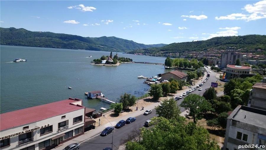 Apartament cu 2 camere decomandat în Orșova