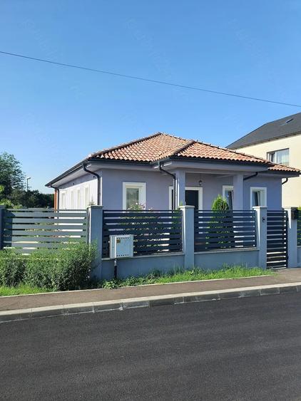 Casă cu 3 camere cu Teren 462 Mp în Central