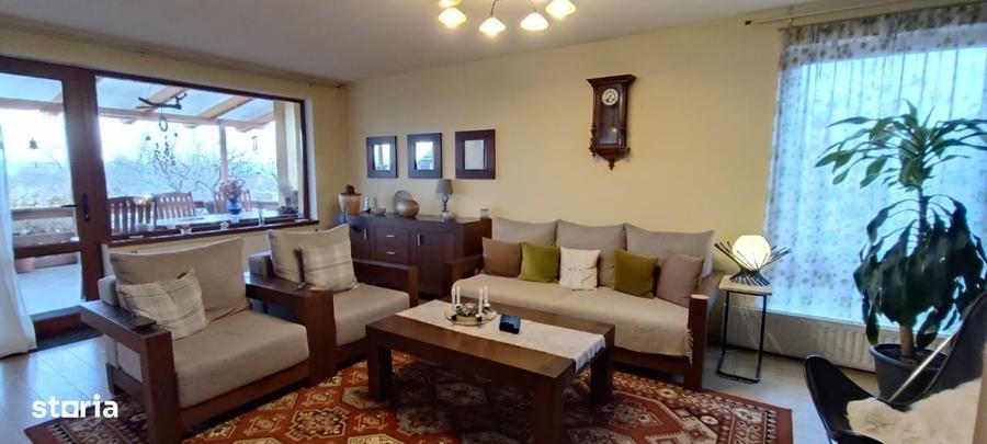 Casă cu 3 camere în Central