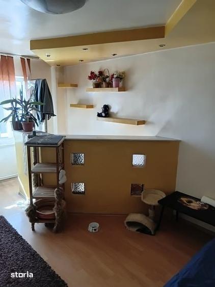 Apartament cu 2 camere decomandat în Km 4