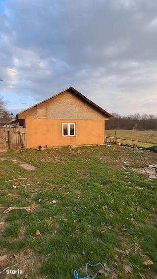 Casă cu 3 camere cu Teren 420 Mp în Bârnova