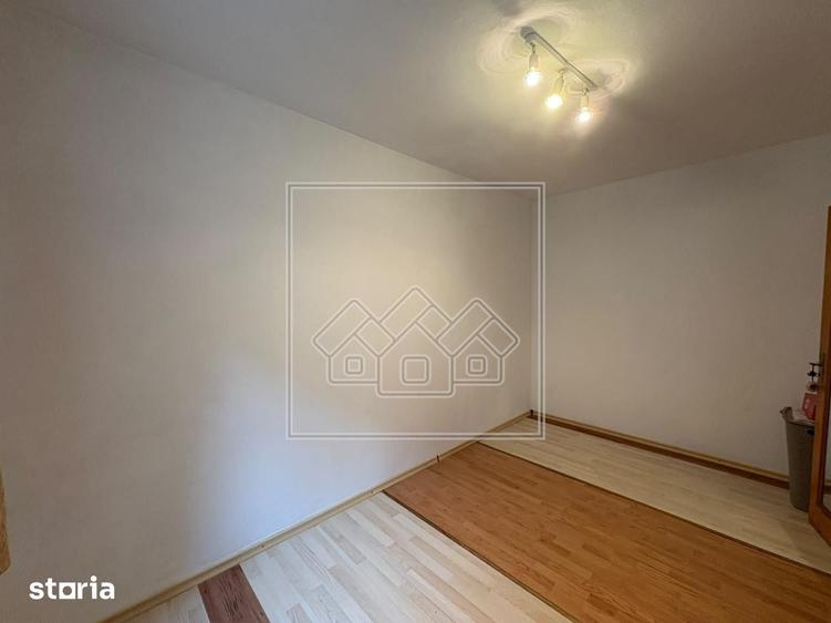 Apartament mobilat modern, 36 mp utili - Zona V. Aaron - 9