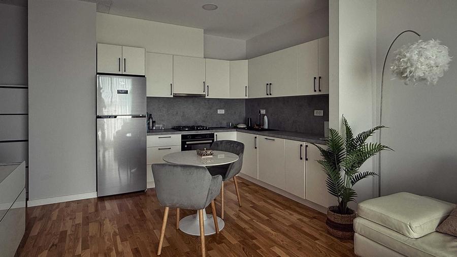 Apartament cu 2 camere decomandat, mobilat în Băneasa