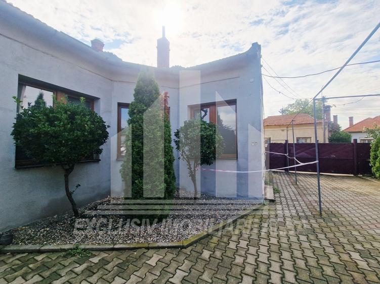 Casă individuală cu 2 camere cu Canalizare în Central
