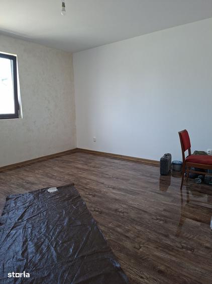 Casă cu 2 camere cu Teren 240 Mp în Central