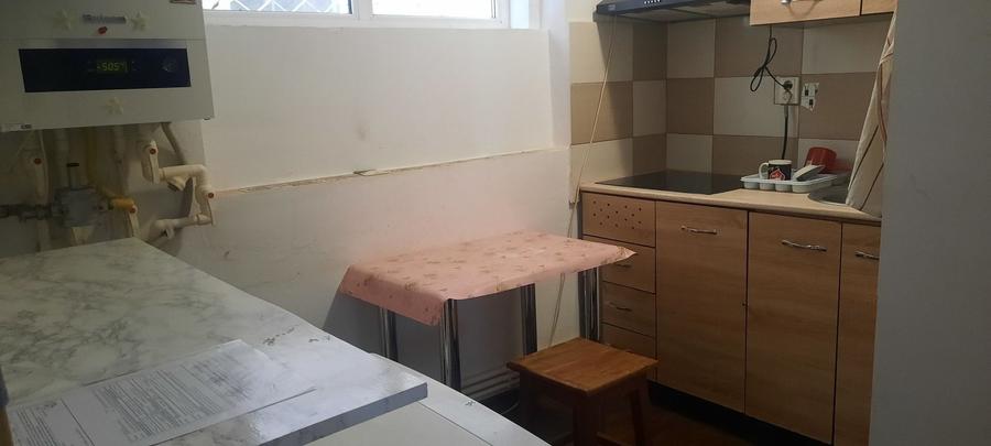 Apartament cu 3 camere decomandat, mobilat în Port