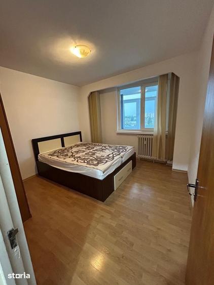 Apartament cu 3 camere decomandat în Giurgiului