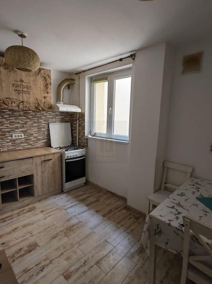 Apartament cu 2 camere semidecomandat, mobilat în Iancului