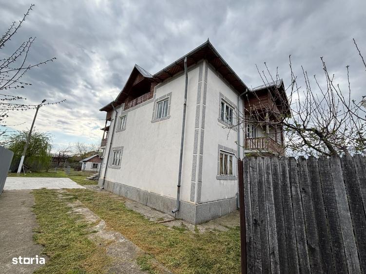 Casă cu 4 camere în Ștefănești