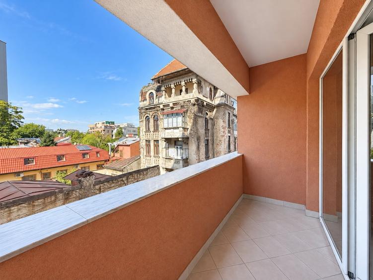 Apartament cu 3 camere decomandat în Eminescu