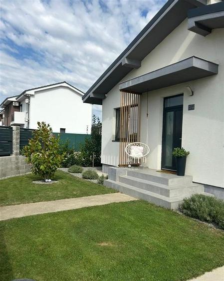Casă cu 4 camere cu Teren 373 Mp în Nufărul