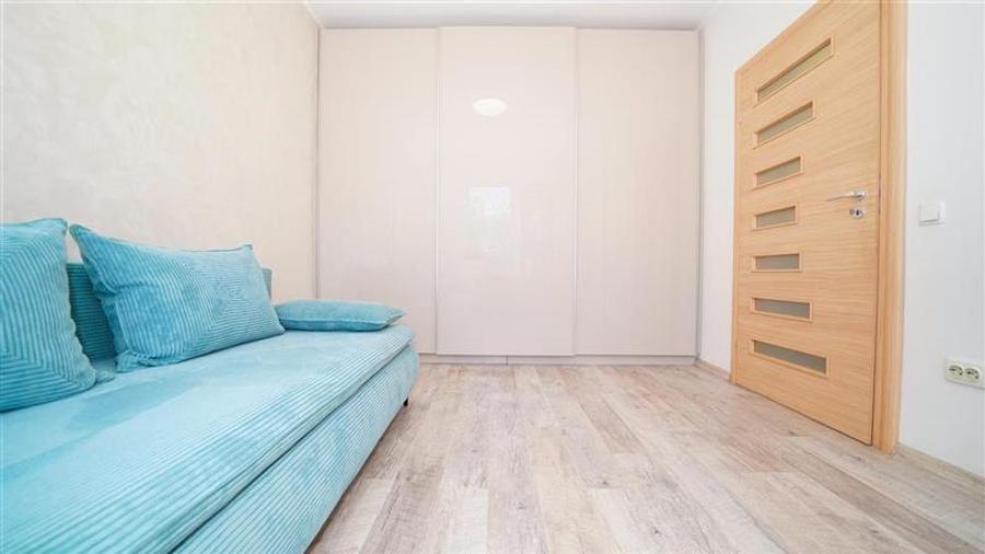 Apartament cu 3 camere decomandat, mobilat în Calea Aradului