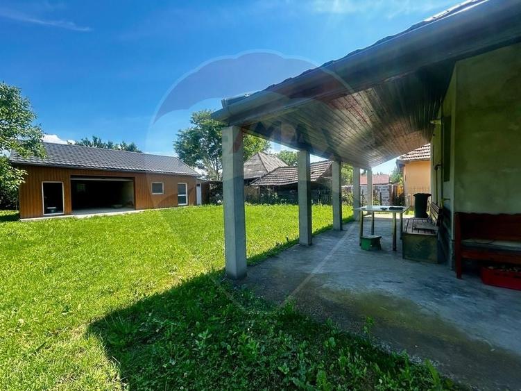 Casă individuală cu 3 camere cu Teren 1500 Mp în Aciua