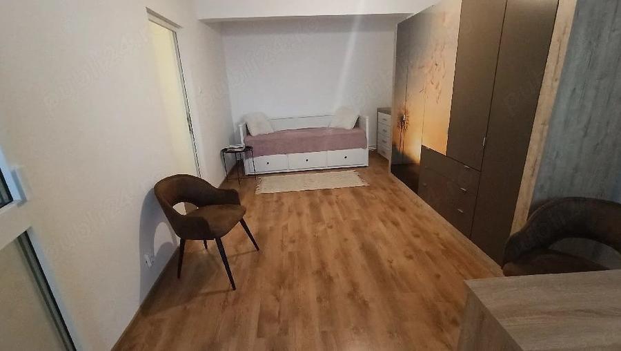 Garsonieră decomandată în Central