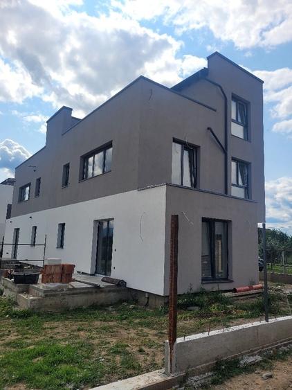 Casă cu 4 camere în Central