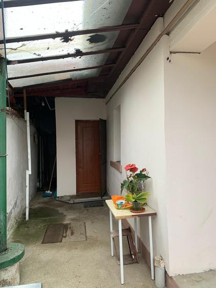 Casă cu 4 camere cu Canalizare în Central