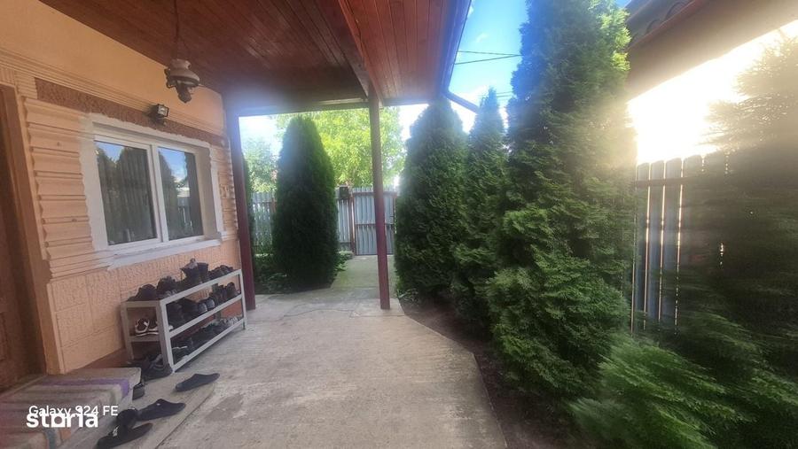 Casă cu 4 camere în Săvinești