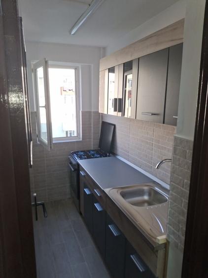 Apartament cu 2 camere semidecomandat în Giurgiului