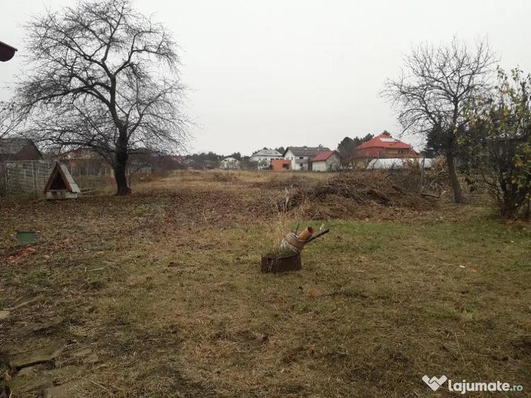 Casă cu 3 camere cu Teren 1800 Mp în Plopeni
