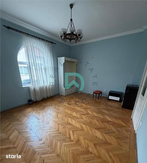 Casă cu 6 camere cu Teren 500 Mp în Griviței