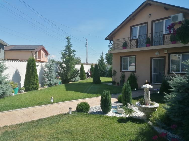 Casă individuală cu 4 camere cu Canalizare în Lumina