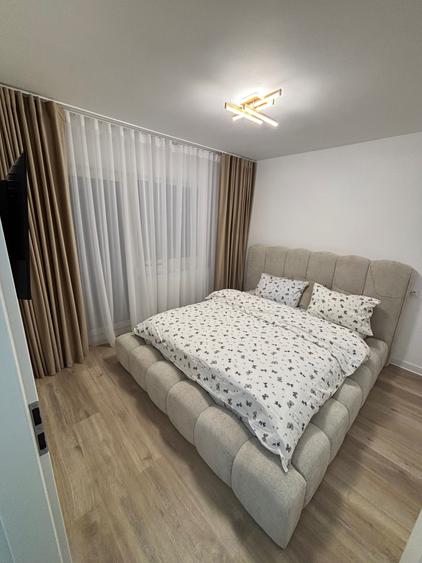 Apartament cu 2 camere decomandat în Micro 17