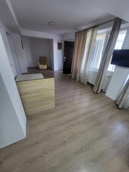 Apartament cu 3 camere în Doamna Ghica
