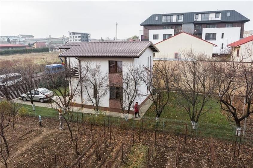 Teren Construcții intravilan de 2457 mp, în Drumul Taberei