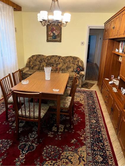 Apartament cu 3 camere semidecomandat în Central