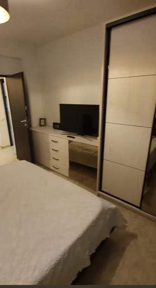 Apartament cu 2 camere decomandat în Roșu
