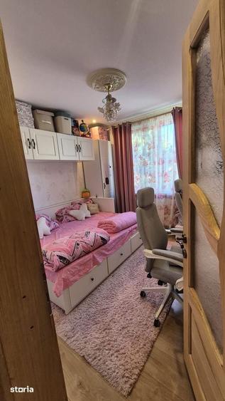 Apartament cu 3 camere decomandat în Săsar