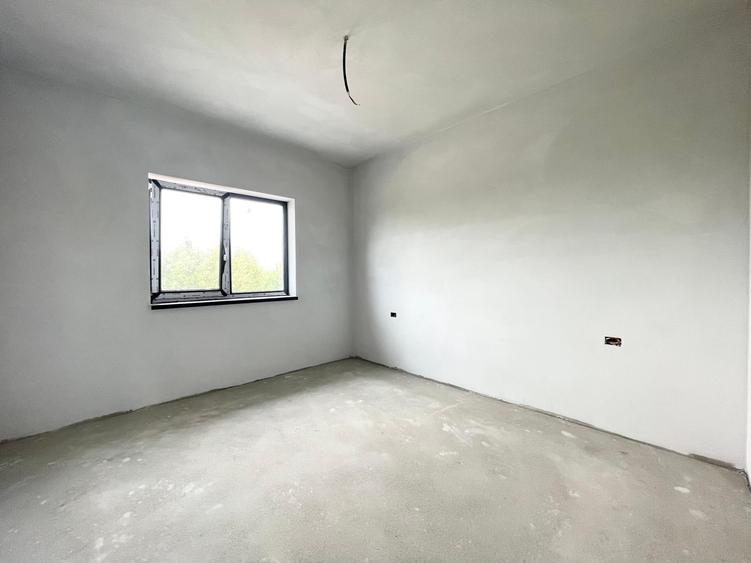 Duplex cu 5 camere cu Teren 365 Mp în Moșnița Veche