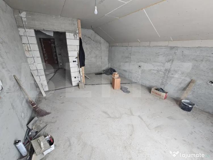 Casă cu 4 camere cu Teren 500 Mp în Jelna