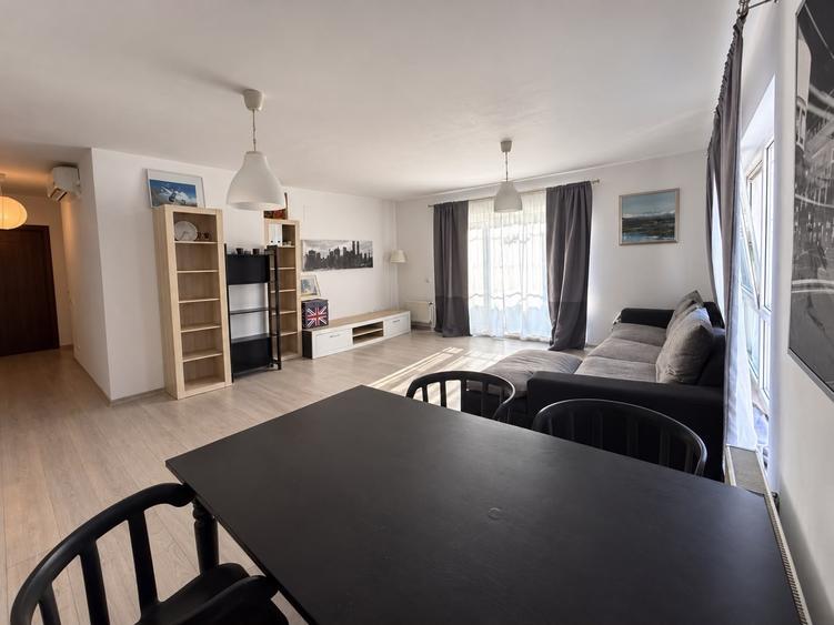 Apartament cu 4 camere decomandat, mobilat în Băneasa