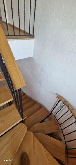 Casă cu 4 camere în Moșoaia