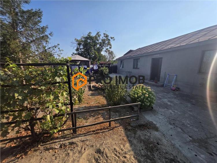 Casă individuală cu 4 camere cu Teren 913 Mp în Jorăști