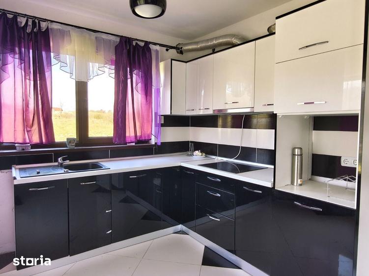 Casă cu 5 camere cu Teren 295 Mp în Central