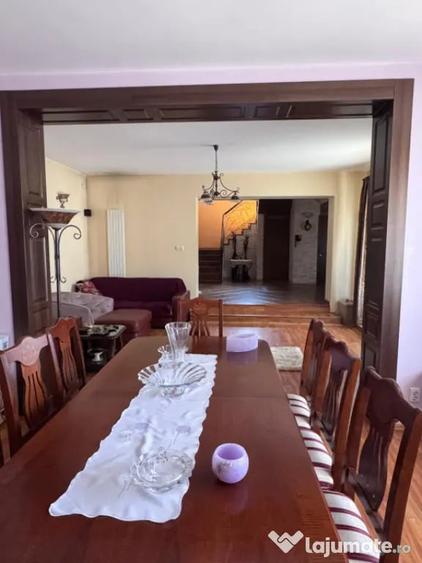 Casă cu 7 camere cu Teren 585 Mp în Lăpuș Argeș