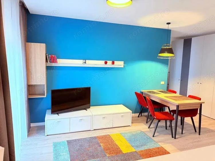 Apartament cu 2 camere semidecomandat în Soarelui