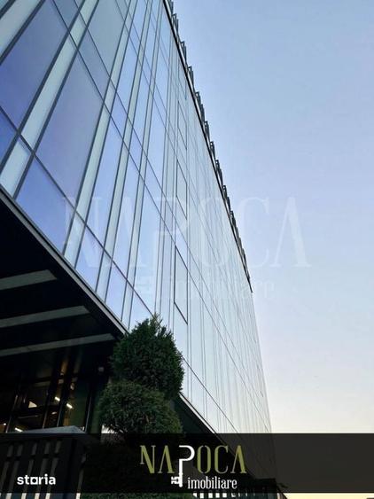 Spațiu comercial, de 3,894 mp, în Est