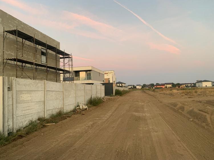 Teren Construcții intravilan de 600 mp, în Tunari
