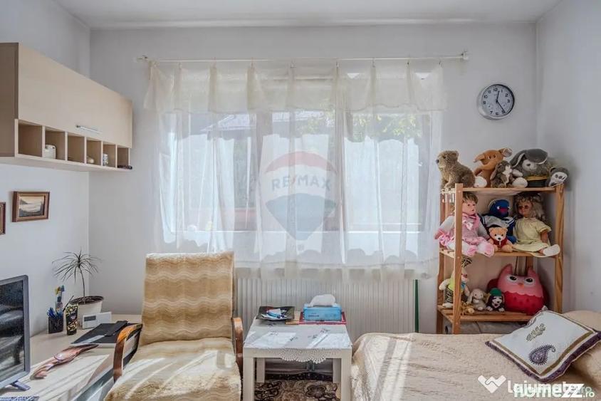 Casă cu 7 camere cu Teren 953 Mp în Colonia 1 Mai