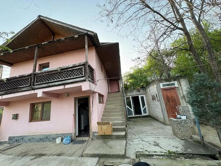 Casă cu 4 camere în Șimian