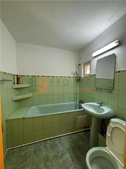 Apartament cu 3 camere nedecomandat, mobilat în Unirii Sud