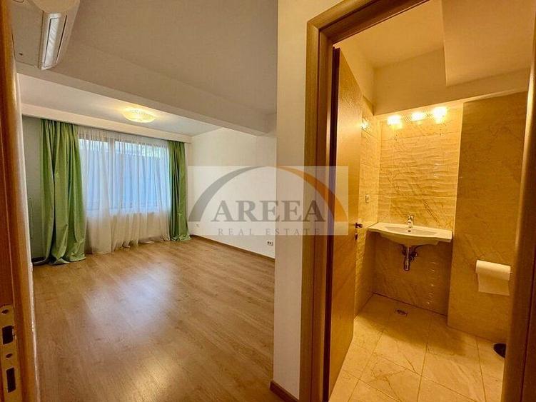 Apartament cu 3 camere în Băneasa