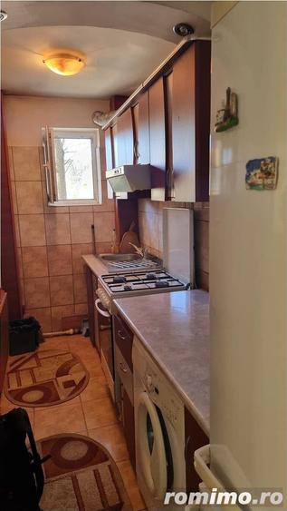 Apartament cu 2 camere decomandat în Petrișor