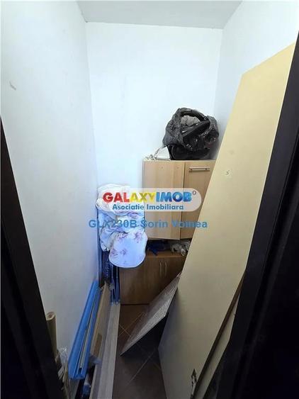 Apartament cu 3 camere decomandat în Titan